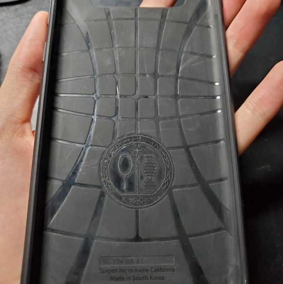 Spigen Rugged Armor Case (Galaxy S10+) - Picture 3 of 7